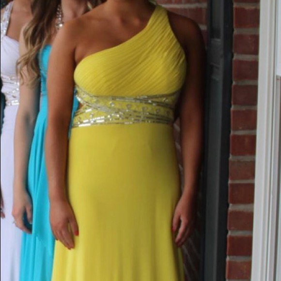 Yellow Cache Formal Dress - Picture 8 of 9